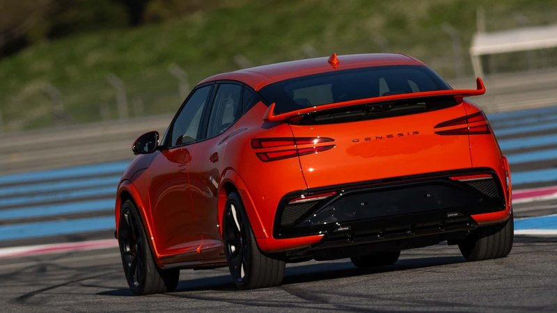 genesis-gv60-magma-2026-auf-der-rennstrecke-paul-ricard (1)