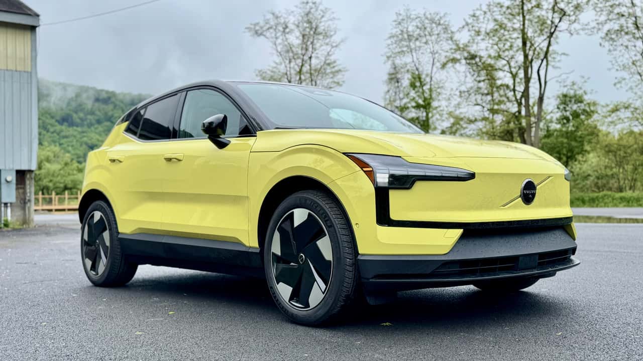 Доступніша Volvo EX30: нова конфігурація у США