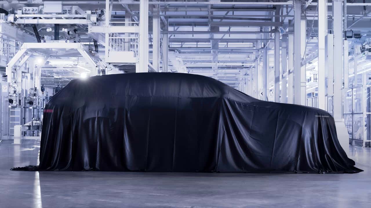 Перший EV Bentley: електрика приходить, бензин лишається