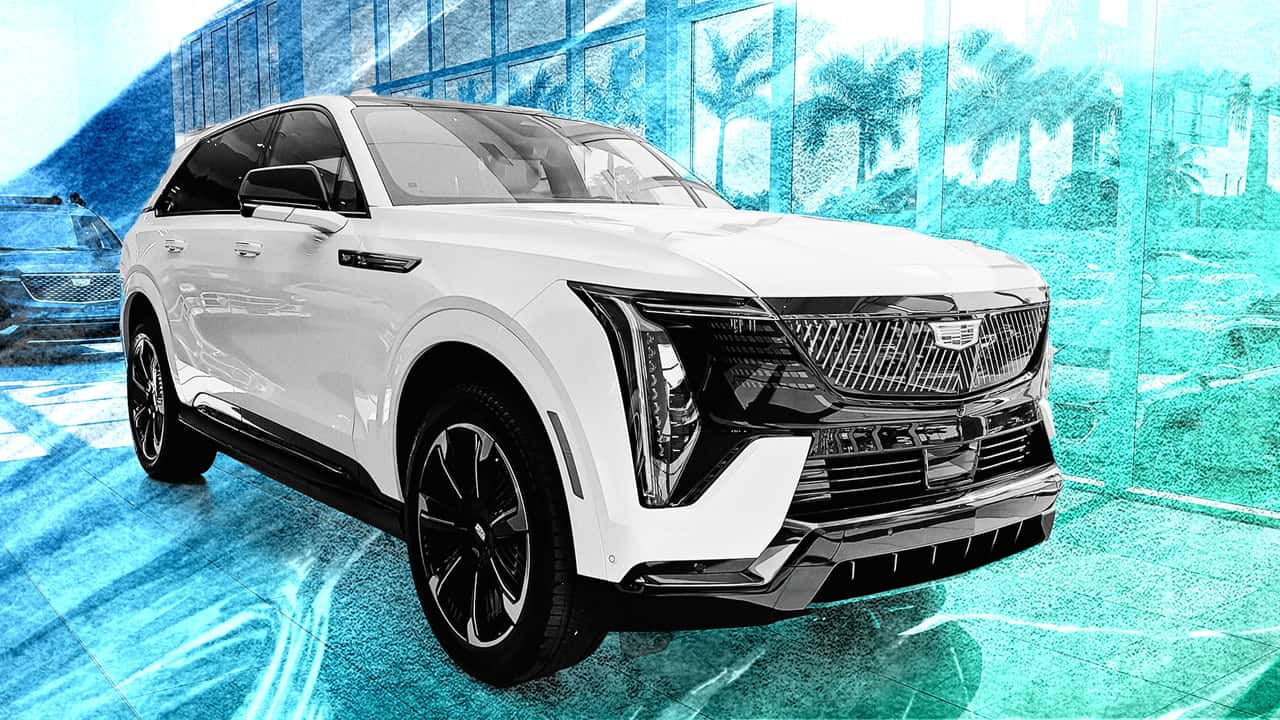 Заплатила $267: купила Cadillac Escalade IQ і заїхала на Tesla Supercharger