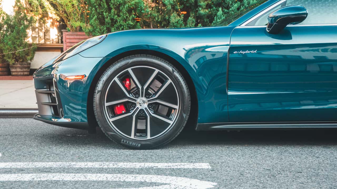 Porsche має нового CEO — Майкл Лайтерс ставить на гібриди