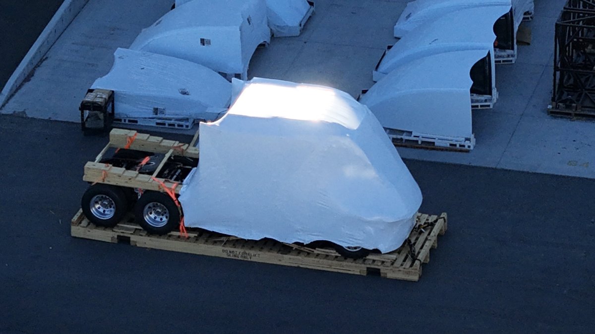 Побачено оновлений Tesla Semi: старт масового випуску близько?