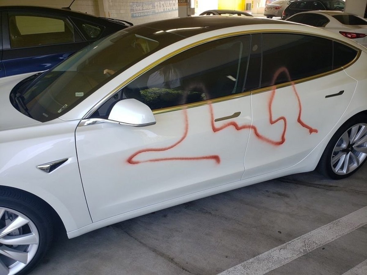 Sentry Mode від Tesla скоро сигналізуватиме на вандалів