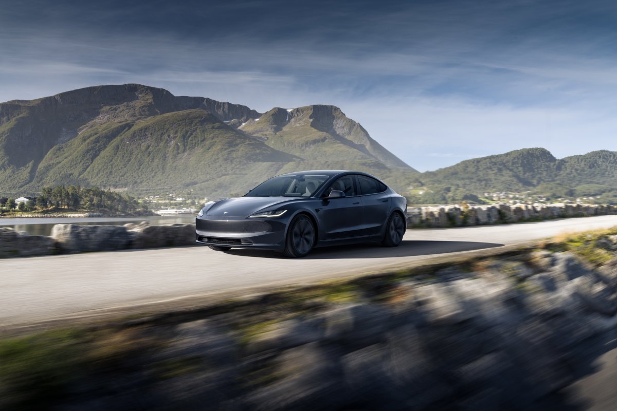 Tesla Model 3 Performance покращує комфорт FSD новими налаштуваннями підвіски