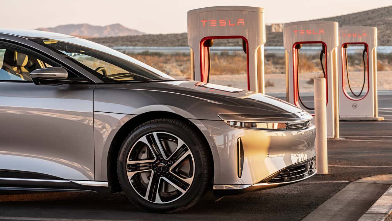 Lucid Air отримує доступ до Tesla Supercharger і збільшений запас ходу