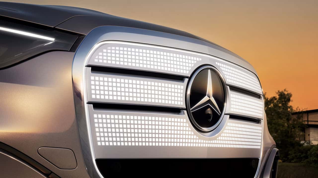 Решітка Mercedes-Benz GLC EV із 942 підсвіченими пікселями