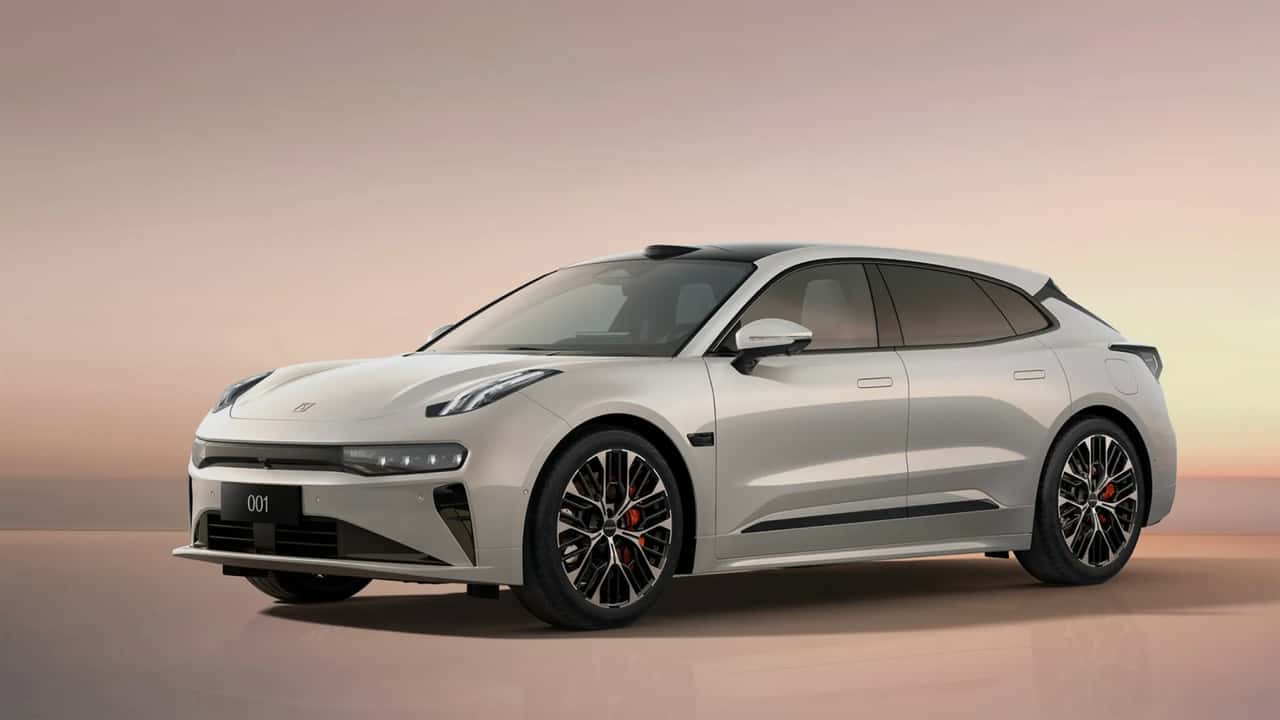 Китайський електрокар Zeekr 001 заряджається 10–80% за 7 хвилин