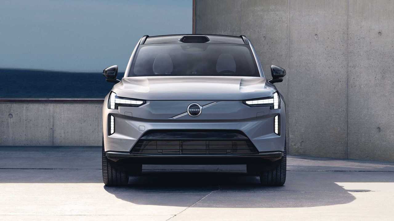 Volvo стискається: найбільше падіння продажів та план виходу з кризи