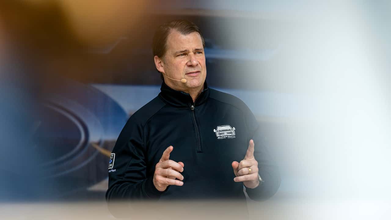 Чому гендиректор Ford скептично ставиться до Apple CarPlay Ultra