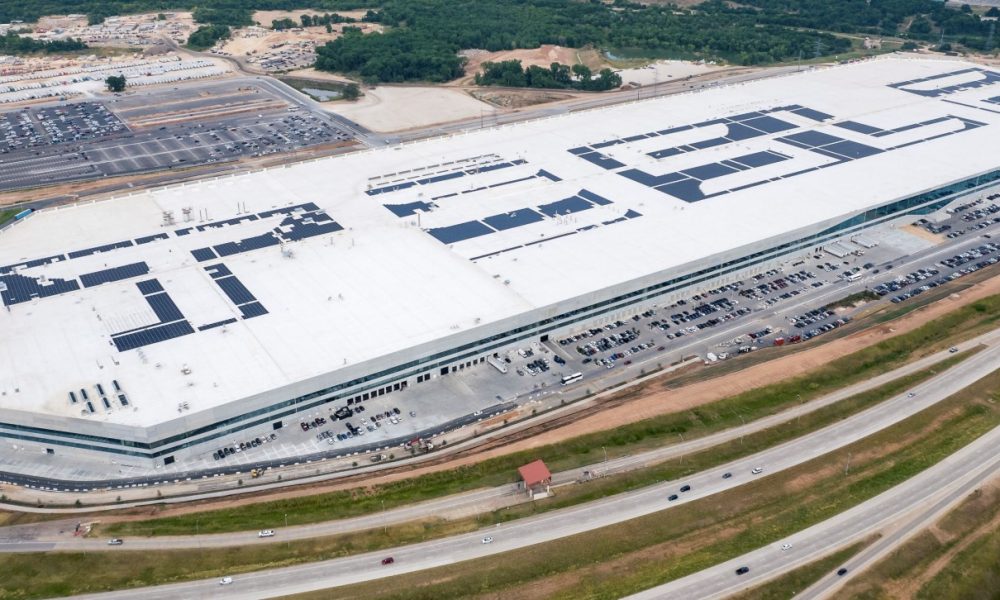 Tesla створює центр видачі та Welcome Center на Giga Texas